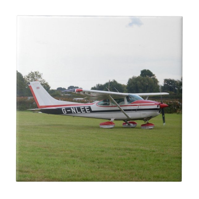 Cessna 182Q (Frente)