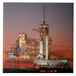 Céu Vermelho para o Lançamento do Ônibus Espacial
