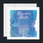 Chanukah ilumina o cartão do feriado<br><div class="desc">Um design contemporâneo com um azul, um fundo da aguarela e uma pia batismal clássica que soletre para fora "Chanukah ilumina-se" sobre um menorah branco. Castiçal judaicos de Vecteezy. O cartão é fácil de personalizar com seus fraseio, opções da pia batismal, do cor da pia batismal, as de papel da...</div>