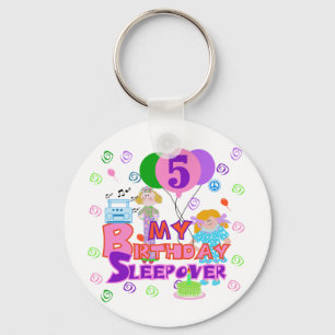 Chaveiro 5 Birthday Sleepover Camiseta e presentes