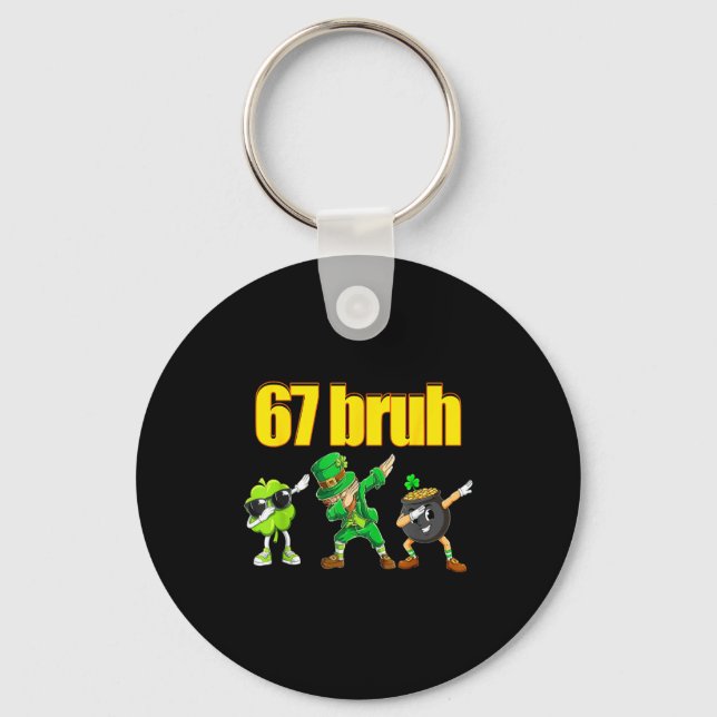 Chaveiro 67 meme dabbing duende trevo pote de ouro st (Frente)