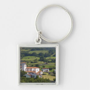Chaveiro A aldeia de Amaiur no Vale de Baztan,