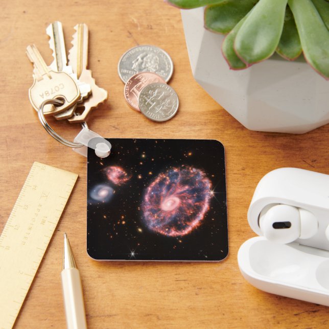 Chaveiro A Galáxia De Rodas De Cartaz E Suas Galáxias Compa (Mesa)