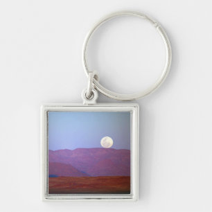 Chaveiro África, Namíbia, Sossusvlei. Uma lua cheia repousa