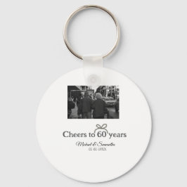 Chaveiro arco ouro aplaude casamento de 60 anos