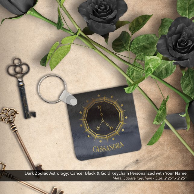 Chaveiro Astrologia Zodiaca Escura: Nome Dourado Cancer Pre (Dark Zodiac Astrology: Cancer Black & Gold Keychain Personalized with Your Name)