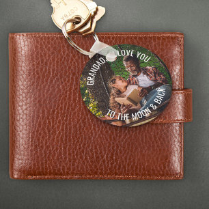 Chaveiro Avô te ama na lua e na foto de trás