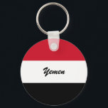 Chaveiro bandeira iemenita<br><div class="desc">Bandeira do Iêmen. A bandeira do Iémen (Árabe: ع ل ا ل ي م ن ‎ م) foi adotada em 22 de maio de 1990, dia em que o Iémen do Norte e o Iémen do Sul foram unificados. A bandeira é essencialmente a bandeira da libertação árabe de 1952, introduzida...</div>