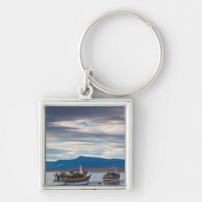 Chaveiro Barcos turísticos na baía Seno Ultima Esperanza (Frente)