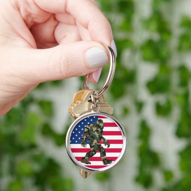 Chaveiro Bigfoot Sasquatch Camuflagem (Mão)
