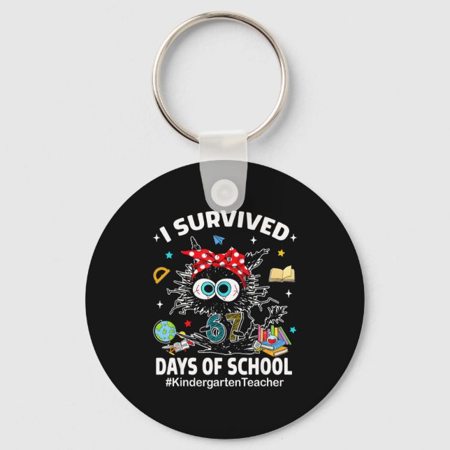 Chaveiro Black Cat I Survived 67 Days Of School Kindergarte (Frente)