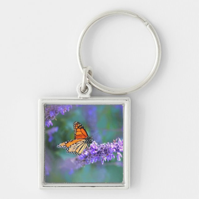 Chaveiro Borboleta Monarca na Flor Lilás Roxo (Frente)