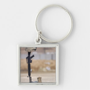 Chaveiro Botas, rifle, dog tags, e capacete protetor