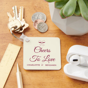 Chaveiro Brindemos ao Amor Script Borgonha Arco Casamento