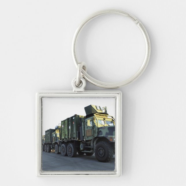 Chaveiro Caminhões blindados sentam-se no cais em Morehead  (Frente)