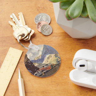 Chaveiro Carro vintage na Mountain Road no inverno com neve