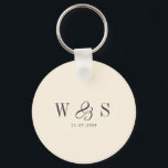 Chaveiro Casais de casamento iniciais de creme natural eleg<br><div class="desc">Casal inicial de natas naturais Elegante</div>