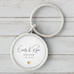Chaveiro Casal Anúncio do Noivado Dourado Guarda-Cardíaca<br><div class="desc">Celebre o seu amor com a nossa corrente-chave Dourada do Coração do Noivado! Adicione texto personalizado para uma manutenção perfeita!</div>