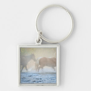 Chaveiro Cavalos selvagens que funcionam através da água