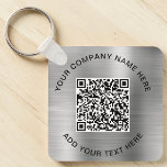 Chaveiro Código QR Elegante Promocional Prata<br><div class="desc">Chaveiro promocional simples e elegante para o seu negócio ou organização com um fundo metálico falso prateado fosco. Insira o endereço URL do seu site para criar um código QR escaneável e adicione duas linhas de texto personalizado,  como o nome da sua empresa,  slogan,  agradecimento,  ou deixe em branco.</div>