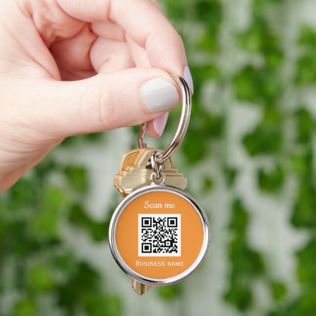 Chaveiro Código QR Logotipo comercial Laranja (Mão)
