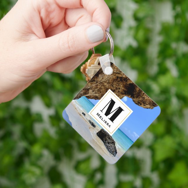 Chaveiro Costa Tropical de Praia com Monograma Grande (Mão)