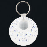 Chaveiro Dançador de Ball Disco<br><div class="desc">Aprecie a dançarina na sua vida com esta bola de disco azul e roxa,  a cadeia-chave do tema. O texto é personalizável. Perfeito para adultos e crianças. Parte de uma coleção da Parcel Studios.</div>