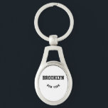 Chaveiro de Localização Personalizada de Cidade e<br><div class="desc">Representa de onde você vem personalizando sua cidade,  estado,  país ou o que você quiser. Esta chaveiro é a maneira perfeita de mostrar orgulho de onde você vem. Também faz um excelente personalizar presente para aquele especial. Pegue o seu hoje!</div>