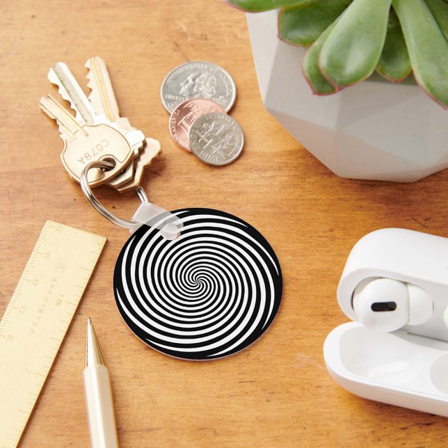 Chaveiro Destrave a espiral de hipnose mágica (Take your keys on a trippy ride with our black and white Hypnosis spiral key chain.)