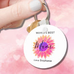 Chaveiro Dia das Mães da Melhor Mãe do Mundo de Flor Rosa<br><div class="desc">Diga à sua Mãe que ela é a melhor com esta chaveiro bonito. Apresenta uma flor de aquarela em tons de rosa,  roxo e amarelo,  bem como a expressão Melhor Mãe do Mundo. Você pode personalizá-lo alterando as palavras e o nome.</div>