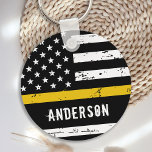 Chaveiro Dispatcher Personalizado com Sinalizador de Linha<br><div class="desc">Chaveiro de Sinalizador de Linha Dourada fina - design de bandeira americana em cores de Sinalizador de Dispatcher, design angustiado. Perfeito para todos os 911 despachantes, policiais e bombeiros. Personalizar com o nome do expedidor. Esta fina chaveiro de linha de ouro é perfeita para favoritos para festas de aposentadoria de...</div>