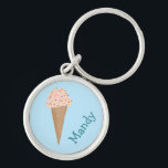 Chaveiro Doce Tratar Pink Sorvete Sprinkles PERSONALIZADO<br><div class="desc">Personalize este chaveiro bonitinho com seu próprio texto,  seu nome ou qualquer outra coisa que você quiser. Prepare-se para o verão com este doce design de cone de sorvete,  desenhado por mim para você! Verifique meu compro se há muito mais itens correspondentes!</div>
