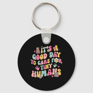 Chaveiro É Um Bom Dia Para Cuidar De Humanos Minúsculos Ret