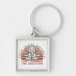 Chaveiro Elefante engraçado fazendo yoga. design de ioga en