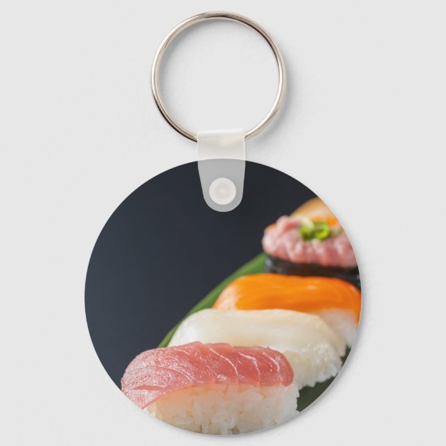 Chaveiro Elegant Sushi Keychain – Nigiri on Bamboo Leaf (Frente)