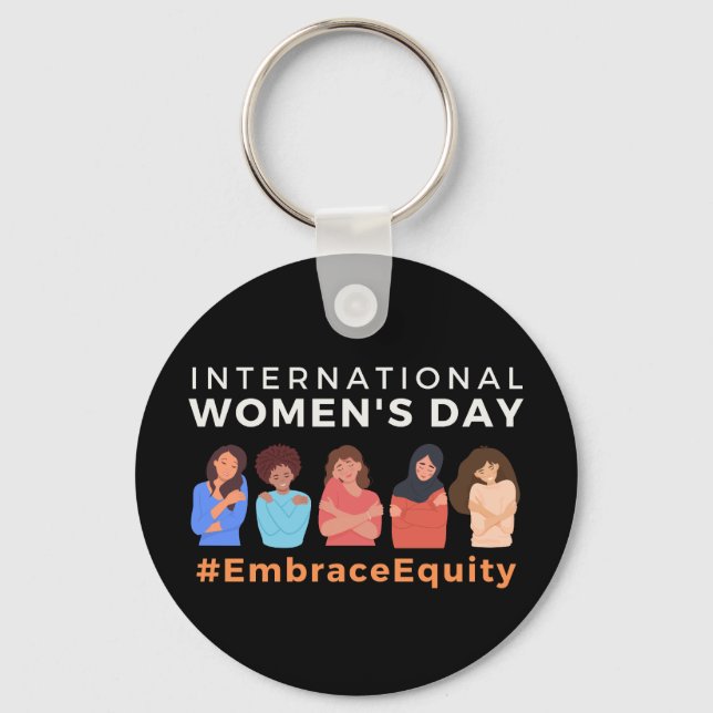 Chaveiro Embrace Equity International Women's Day 2023 (Frente)