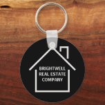Chaveiro Empresa Chic Black Imóveis Personalizada<br><div class="desc">Este presente de chaveiro da empresa imobiliária chinesa apresenta um simples esboço da casa moderna em branco sobre um fundo negro ousado. Adicione seu nome real ou de realtor em um script branco para um item de marketing personalizado de excelente para novos clientes ou presentes de aquecimento doméstico.</div>