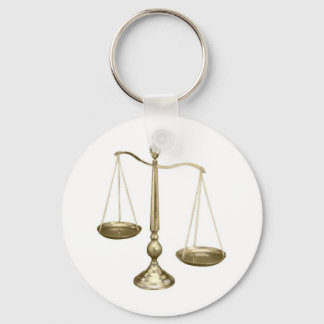 Chaveiro escalas douradas da justiça