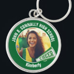 Chaveiro Espírito do Segundo grau de Fotografias do Cheerle<br><div class="desc">Este presente de fotos personalizadas de cheerleader personalizado legal apresenta uma tipografia branca do seu time e nome do jogador em um chaveiro verde com um megafone alegre. Personalize com a fotografia do seu aluno e o ano de aula como um orgulhoso pai líder de torcida. Um presente de excelente...</div>