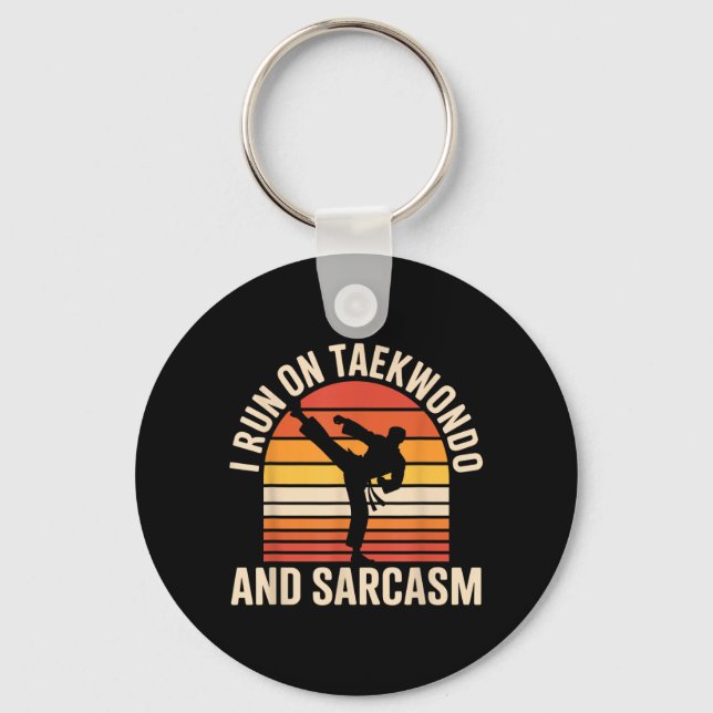 Chaveiro Eu Corro Em Taekwondo E Sarcasmo Engraçado Taekwon (Frente)