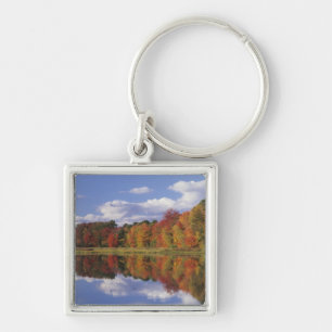 Chaveiro EUA, Massachusetts, Acton. Reflexo do outono