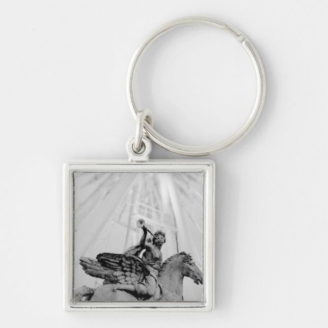 Chaveiro Europa, França, Paris. Estátua e roda gigante, 2 (Frente)