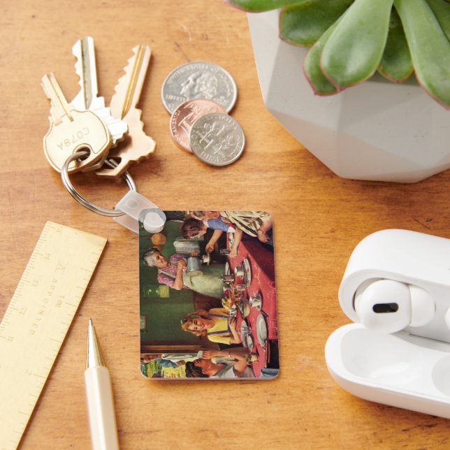 Chaveiro Família Antiga Tomando Café da Manhã na Cozinha (Mesa)