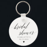 Chaveiro Favoritos do Chá de panela Elegante de Caligrafia<br><div class="desc">Preencha seu chá de panela com o Chá de panela Elegante de Caligrafia Negra Favorece o Chaveiro. Esses chaveiros elegantes e minimalistas com caligrafia negra são os favores perfeitos para sua celebração. Eles adicionam um toque de sofisticação à decoração do chá de casamento e fazem ideias de na moda e...</div>