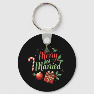 Chaveiro Feliz e casado celebrando seu primeiro Natal