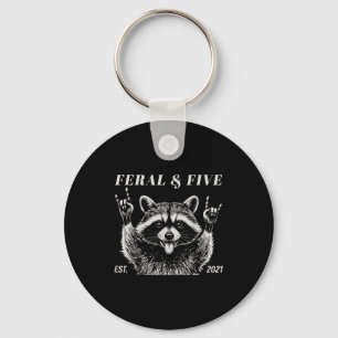 Chaveiro Feral e cinco guaxinins engraçadas meninas de 5 an