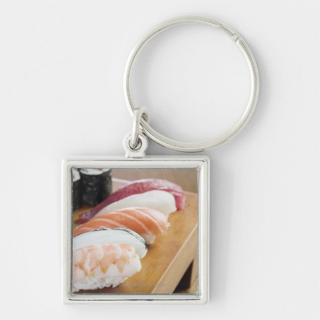 Chaveiro Fim-acima do sushi em uma mesa (Frente)