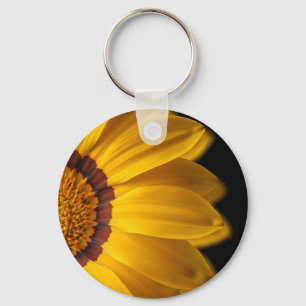 Chaveiro Flor amarela sobre fundo preto