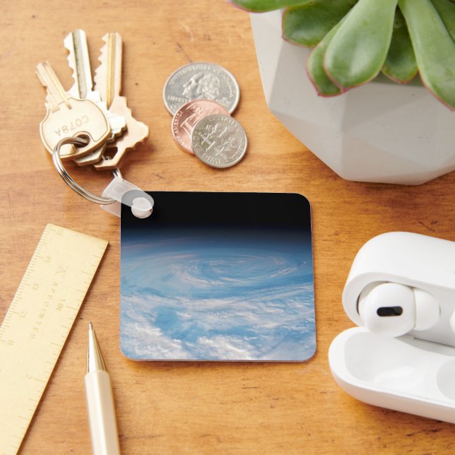 Chaveiro Formação Circular De Nuvens Sobre O Oceano Pacífic (Mesa)