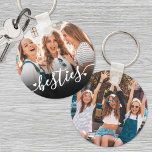 Chaveiro Foto BFF de Script do Melhor Amigo<br><div class="desc">Crie o seu melhor amigo personalizado com este chaveiro de fotos personalizado, com seu design favorito na frente e uma segunda foto na parte de trás. A frente inclui a palavra "besties" na elegante caligrafia branca, acentuada com pequenos detalhes cardíacos brancos para um toque doce e lúdico. Um sutil gradiente...</div>